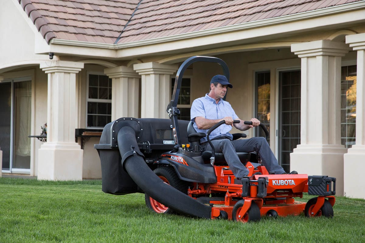 Ultimate Kubota Z411KW48 Kubota Z421KW54 Zero Turn Mowers!